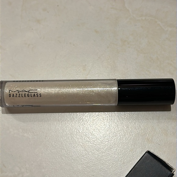 M.A.C Marilyn Monroe bundle! - Picture 3 of 3